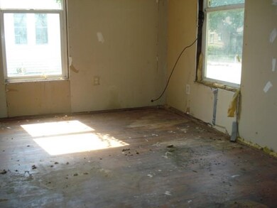 632 SW High Ave, Topeka, KS 66606 - photo 3