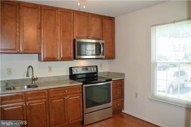 6103 Calico Pool Ln, Burke, VA 22015 - photo 4