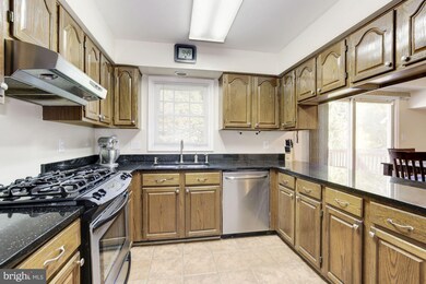 10320 Sea Pines Dr, Bowie, MD 20721 - photo 6