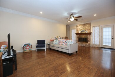 15615 Gettysburg Dr, Tomball, TX 77377 - photo 2