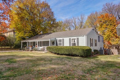 1345 E Walnut St-9