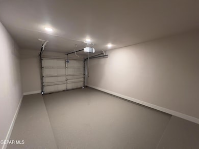 10628 Springwood Dr unit D, El Paso, TX 79935 - photo 2