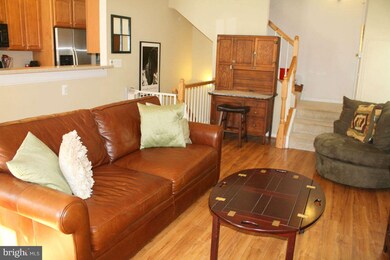 13062 Marcey Creek Rd, Herndon, VA 20171 - photo 7