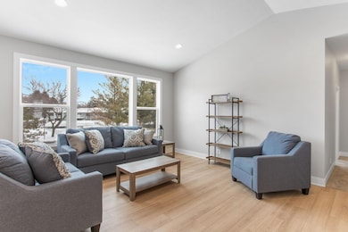 8-web-or-mls-6169 Lake Wind Ave-8