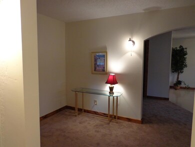 GREAT FRONT FOYER!