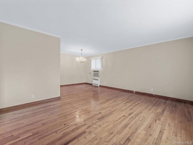 58-52 208th St, Flushing, NY 11364 - photo 4