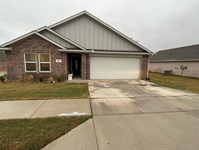 901 Ben Dr, Springtown, TX 76082 - photo 2