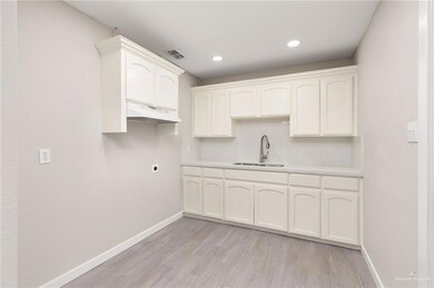 1005 N 27th St, McAllen, TX 78501 - photo 5