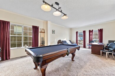 Large second living room that can be used as forma