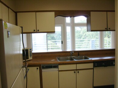 7 Kitchen Views Waterside Circle
