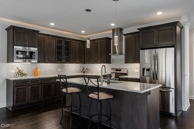 942 N Loomis St, Naperville, IL 60563 - photo 2