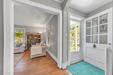 1609-West-Ottawa-Street-WindowStill-Real