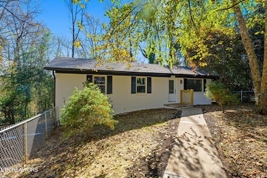 03-2416 Alberta Dr-3