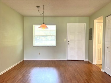 Well maintained condo with vinyl flooring.