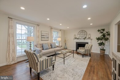 8212 Coach St, Potomac, MD 20854 - photo 3