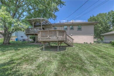 318 Highland Rd, Lansing, KS 66043 - photo 5