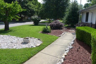 1404 W Berkeley St, Springfield, MO 65807 - photo 2