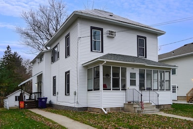 618 Kent St, Sparta, WI 54656 - photo 2