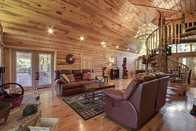 06_212 Tahlequah Trail_GreatRoom03