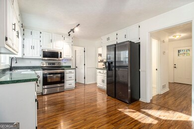 8212 Lullwater Ct, Jonesboro, GA 30236 - photo 4