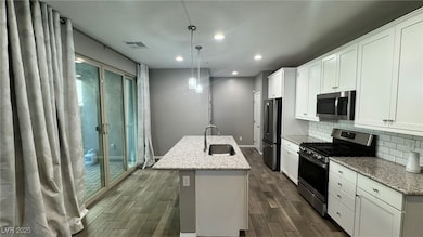 11728 Redwood Mountain Ave, Las Vegas, NV 89138 - photo 6