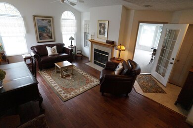 GREAT ROOM/FOYER