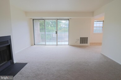 1908 Wilson Ln unit 202, McLean, VA 22102 - photo 5