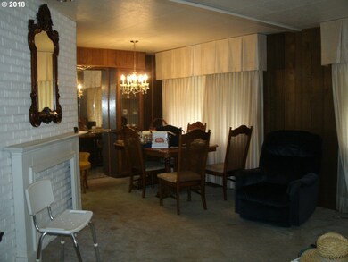 1307 S Water St unit 14, Silverton, OR 97381 - photo 2