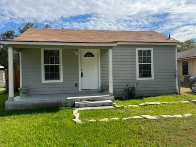 803 E Milam St, Ennis, TX 75119 - photo 2