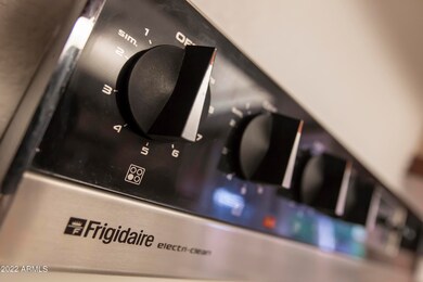 KITCHEN 05 - 83U3754