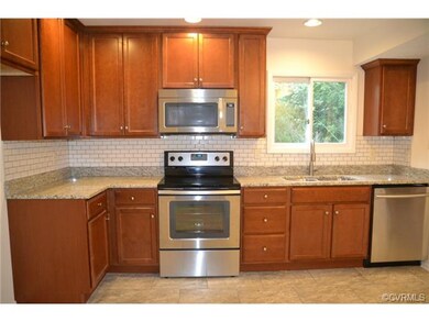 Fantastic updated kitchen !!   New Ceramic Floor, 