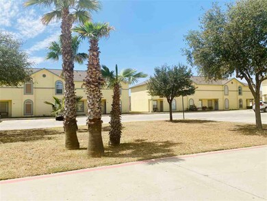 1000 Ranchway Dr unit 63, Laredo, TX 78045 - photo 2