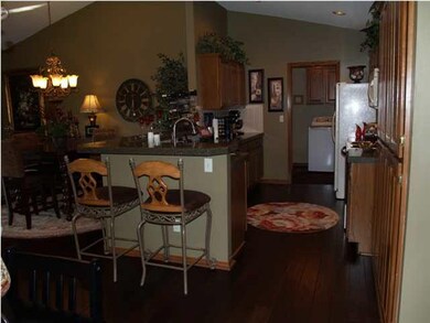 FORMAL DINING