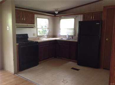 6627 Walnut St, Slatington, PA 18080 - photo 5