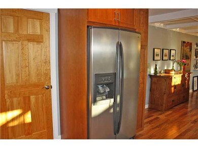 Kitchen. Plenty of kitchen cabinets for storage an
