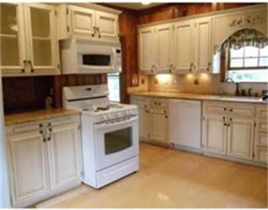 323 Village St unit 2, Medway, MA 02053 - photo 6