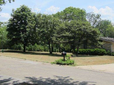 1324 Bluebell Ln, Batavia, IL 60510 - photo 2