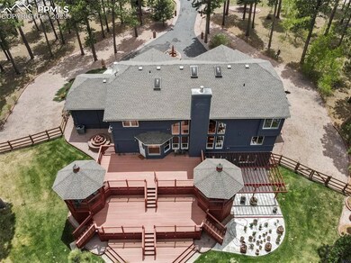 Stunning composite deck with TWO pagodas