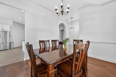A better look inside the 12’1”x12’10” dining room