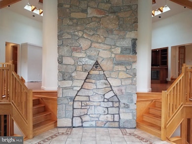 200 Meadow Glen Ln, Reading, PA 19607 - photo 4