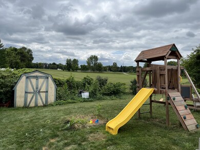 3083 Falcon Bridge Dr, Columbus, OH 43232 - photo 2