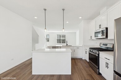 1033 Wren Rd, Des Plaines, IL 60018 - photo 7