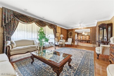 4396 University Pkwy, University Heights, OH 44118 - photo 7