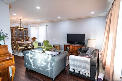 917 Vischer Ave, Schenectady, NY 12306 - photo 4