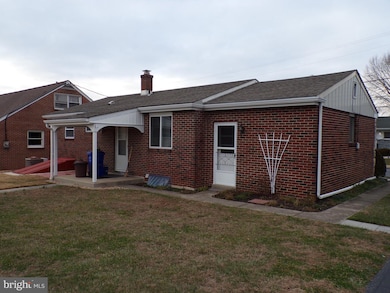 1426 Margaret St, Reading, PA 19605 - photo 2