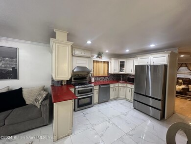 27 Lott Ln, Staten Island, NY 10314 - photo 3