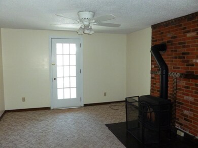 39 Granite St unit 2, Nashua, NH 03064 - photo 4