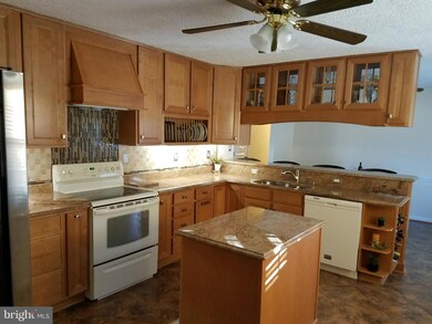 8685 Lowell Rd, Pomfret, MD 20675 - photo 3