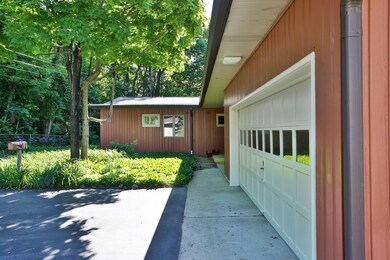 2841-CanterburyLane-03