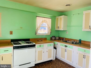 235 Manassas Dr, Manassas Park, VA 20111 - photo 2